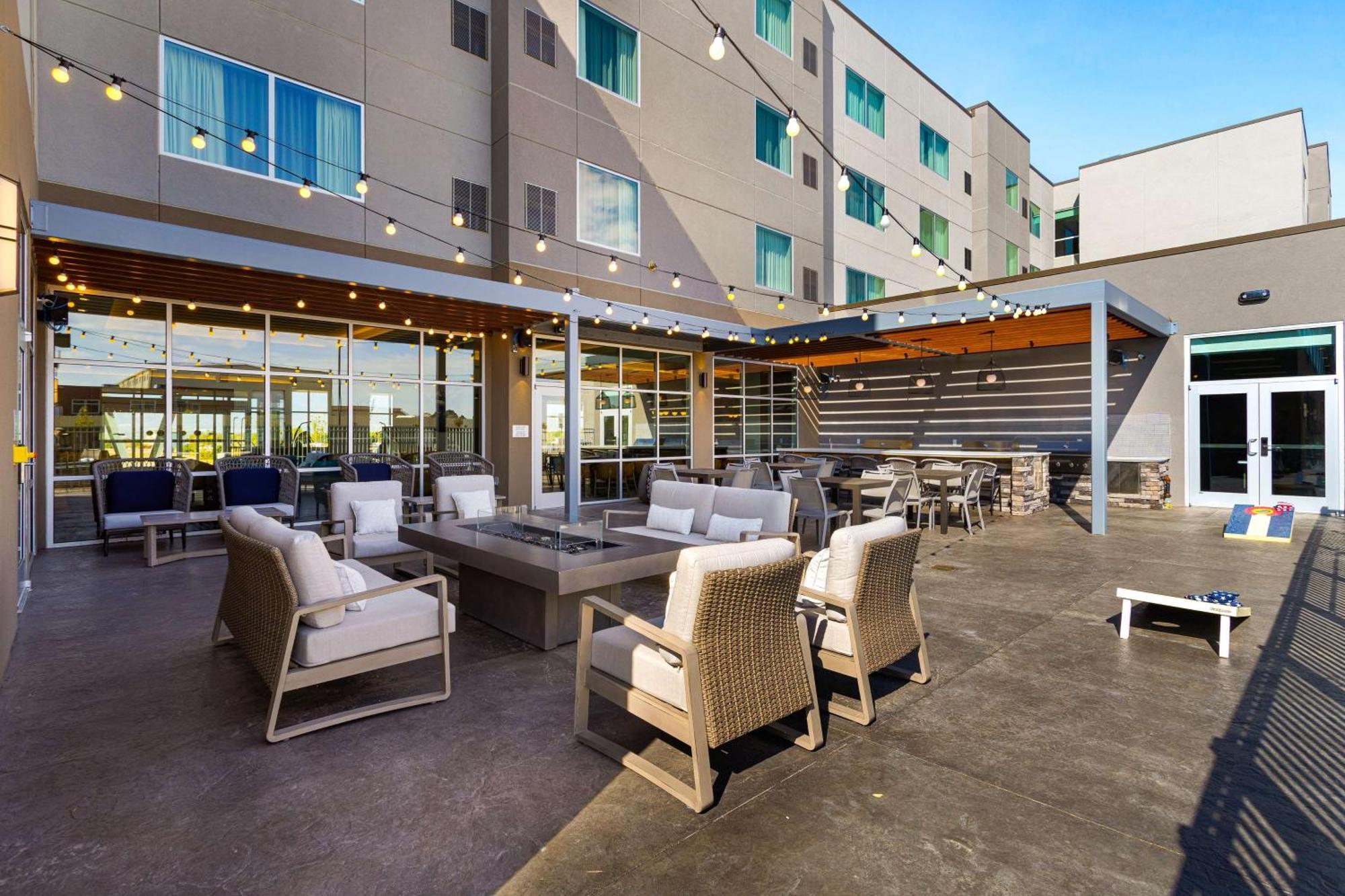 Tru By Hilton Airport Colorado Springs