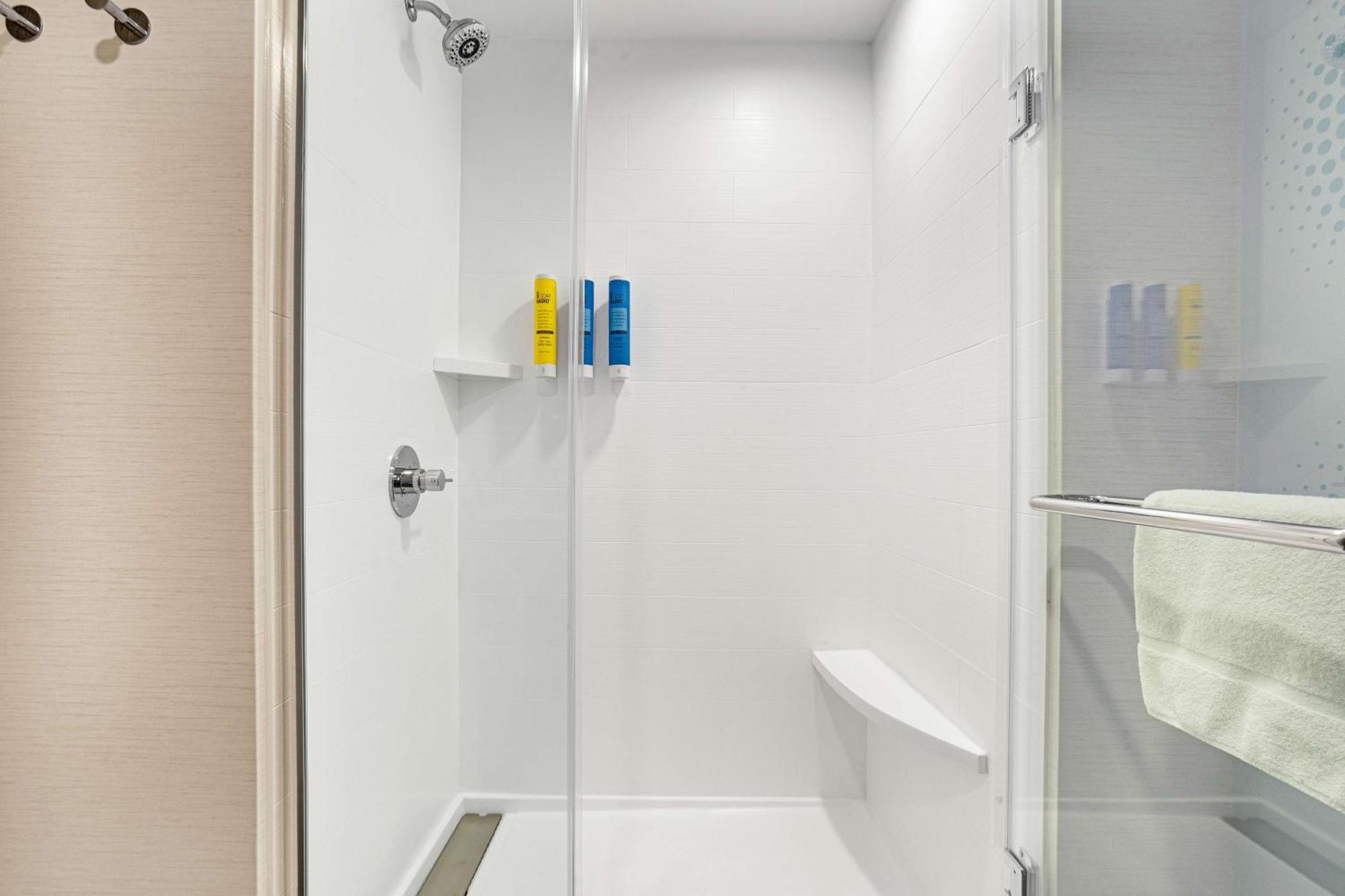 Tru By Hilton Airport Hotel 3*